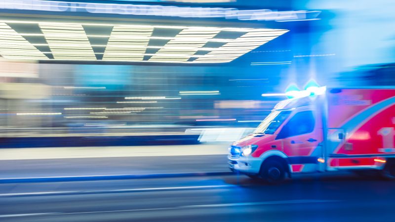 camilo-jimenez-vGu08RYjO-s-unsplash Image of an ambulance